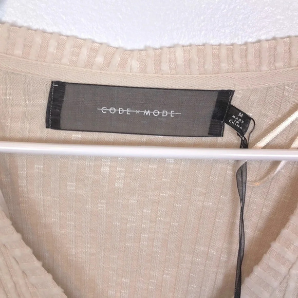 Code x Mode Long Sleeve V-Neck‎ Sweater - Picture 5 of 11